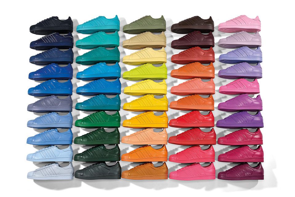Verschiedene Colorways des Superstar Sneakers